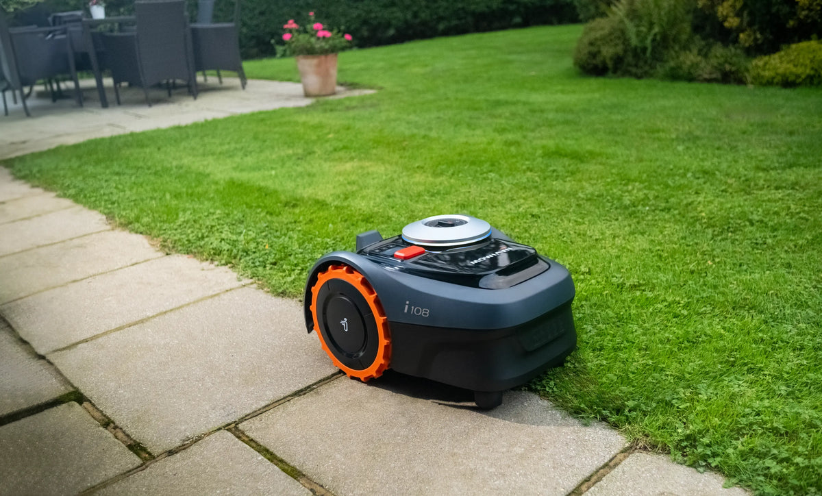 Robotic Lawn Mower Up to 800m², Wire-Free Installation, AI Vision Navigation