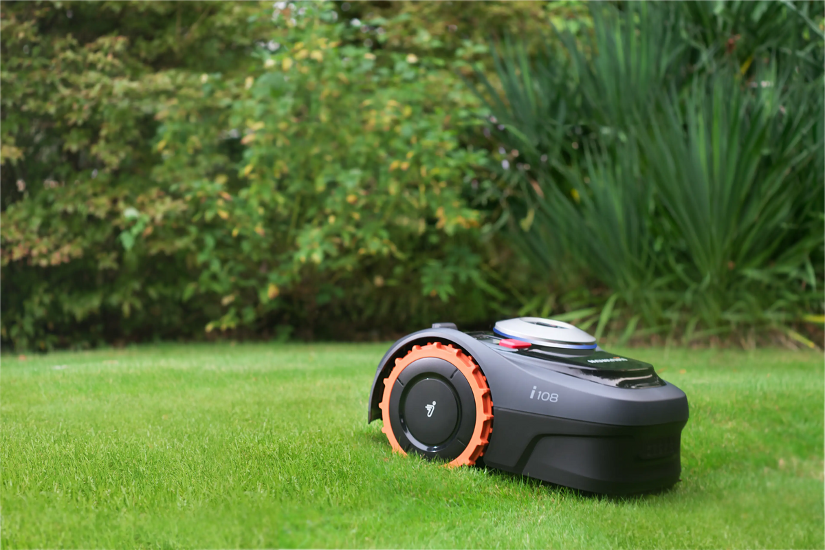 Robotic Lawn Mower Up to 800m², Wire-Free Installation, AI Vision Navigation