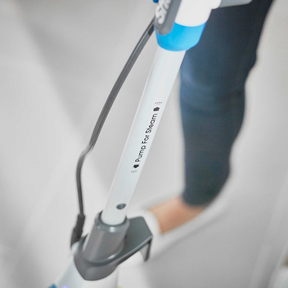 Shark Klik n'Flip Manual Steam Pocket Mop – White & Blue | S6001UK