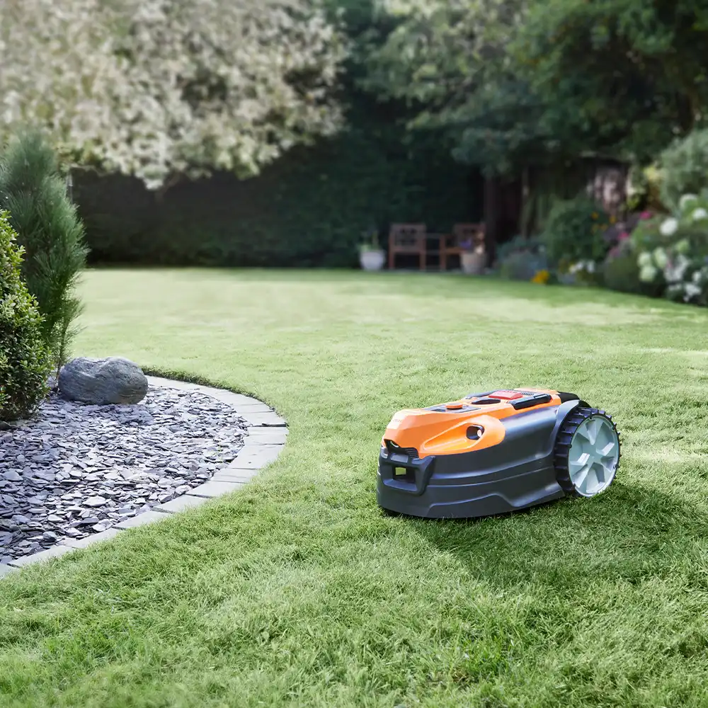 Wire-Free Robotic Lawn Mower Up to 800m² with Optical Vision Navigation & Auto-Charging Dock