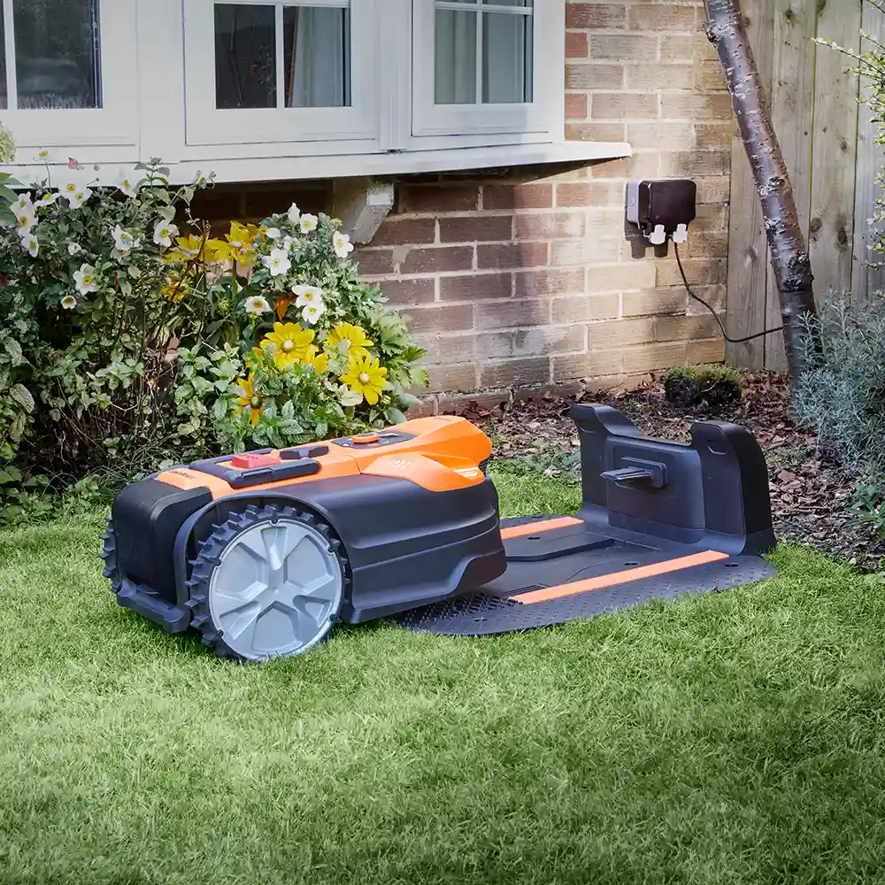 Wire-Free Robotic Lawn Mower Up to 800m² with Optical Vision Navigation & Auto-Charging Dock